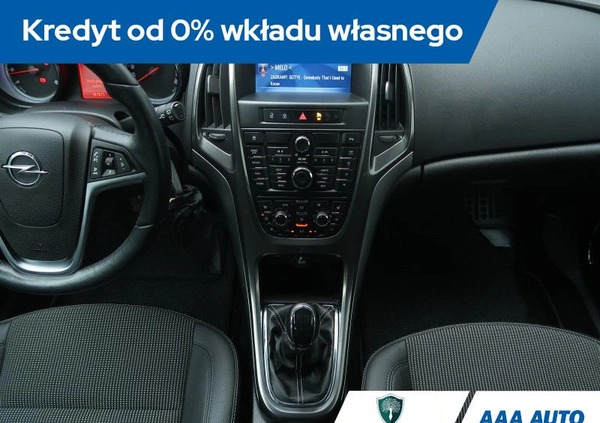 Opel Astra cena 34000 przebieg: 107733, rok produkcji 2011 z Głogów Małopolski małe 232